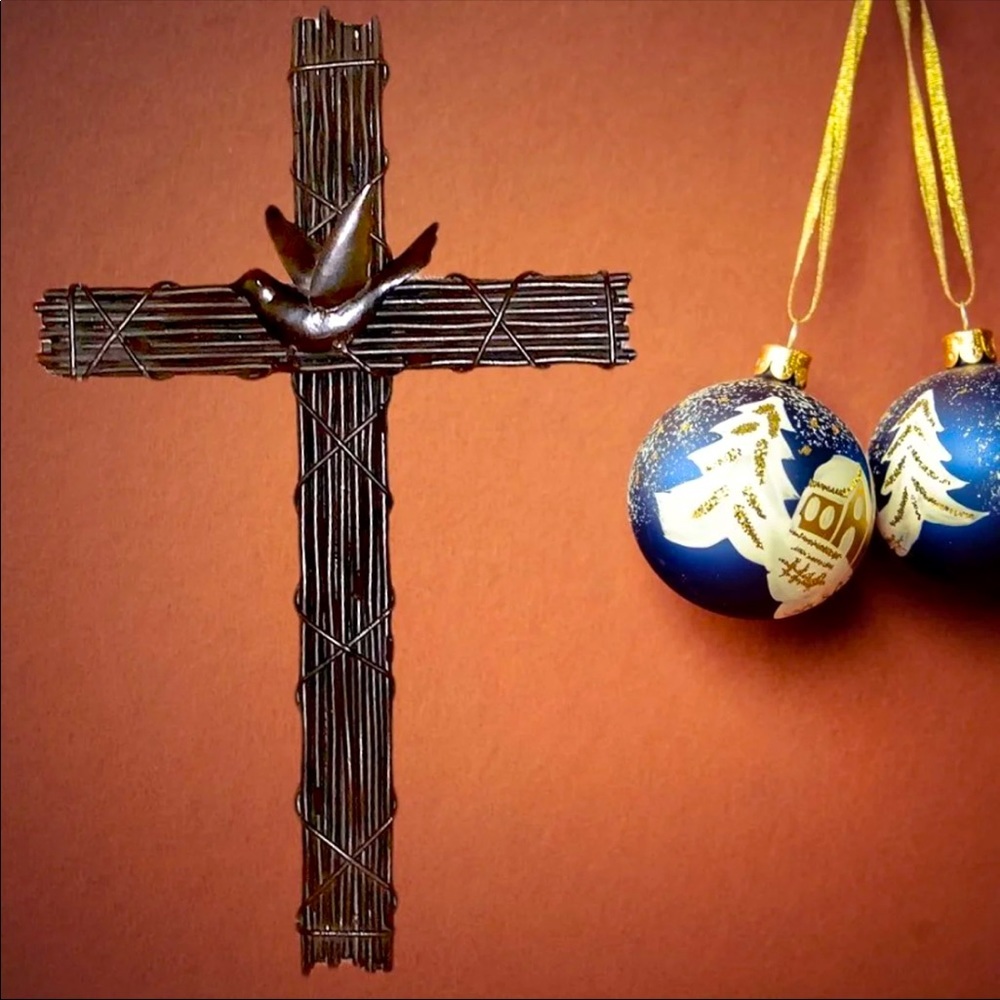 BEAUTIFUL Iron metal cross w/dove